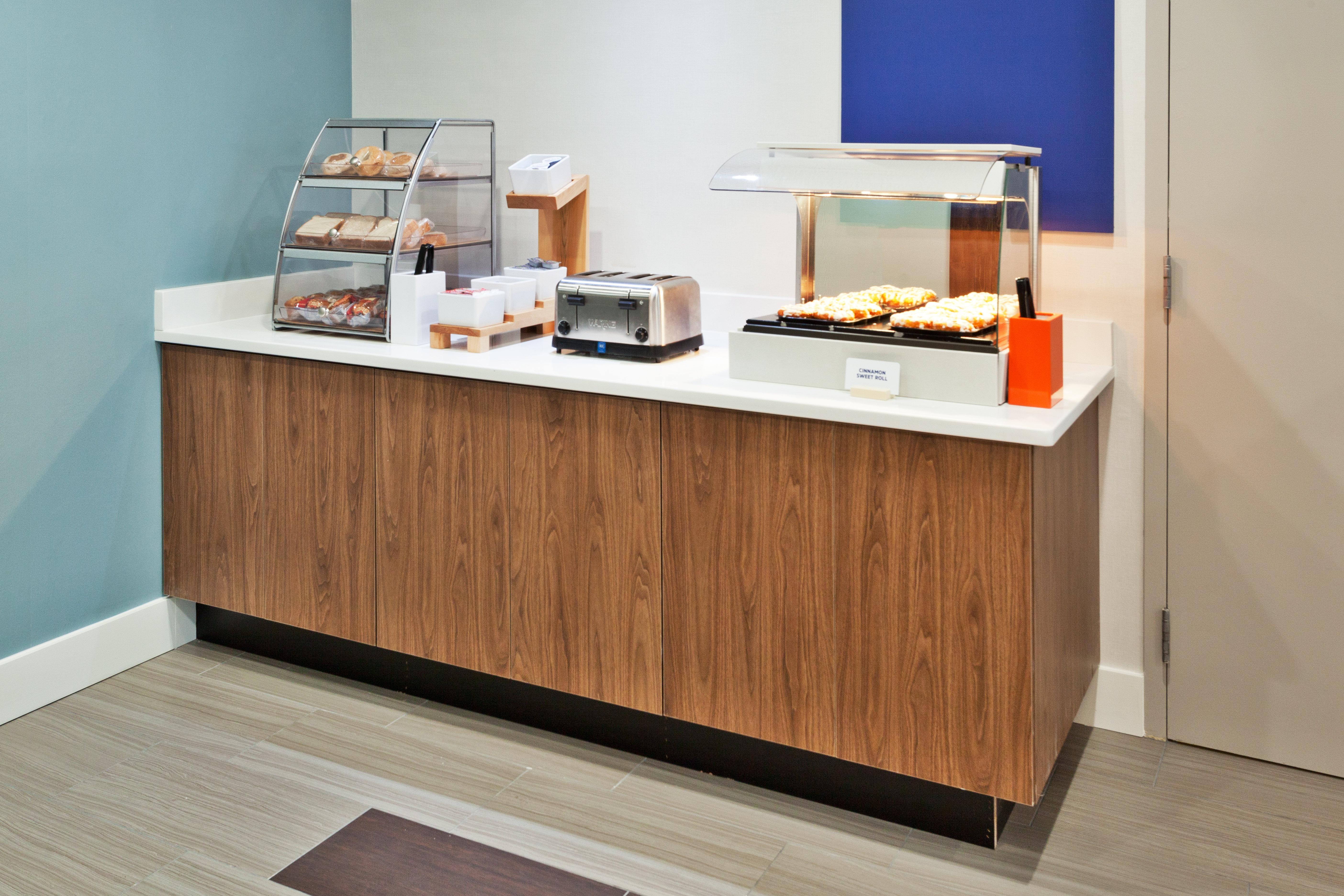 Holiday Inn Express Rome-East By Ihg Ngoại thất bức ảnh